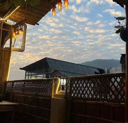 Baba'S Rishikesh Vandrarhem Exteriör bild