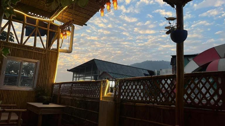 Baba'S Rishikesh Vandrarhem Exteriör bild